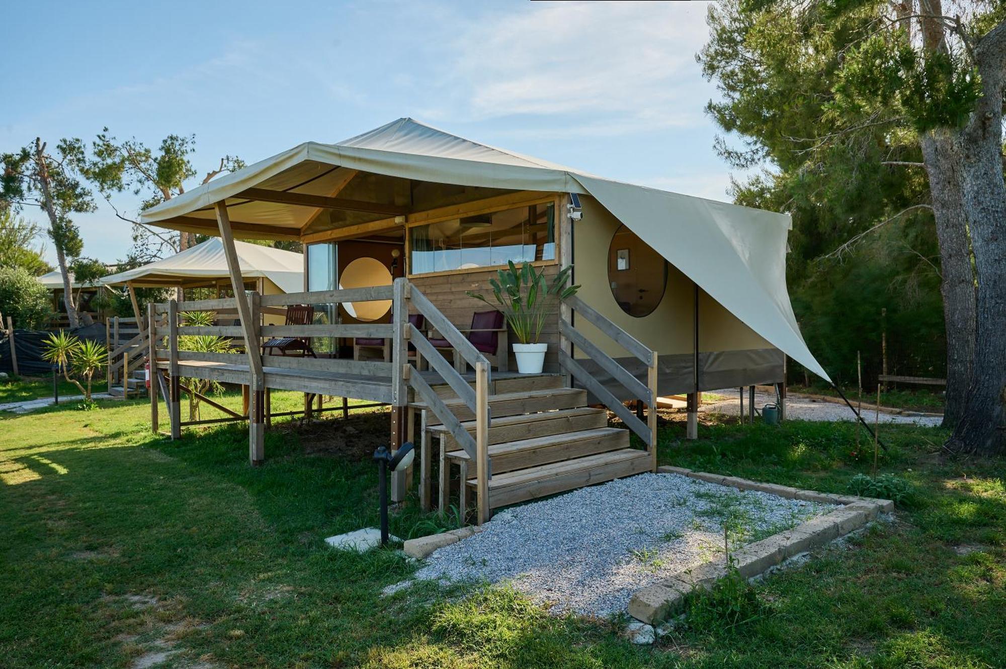 Suite Glamping Vicino Al Mare Piombino Ngoại thất bức ảnh