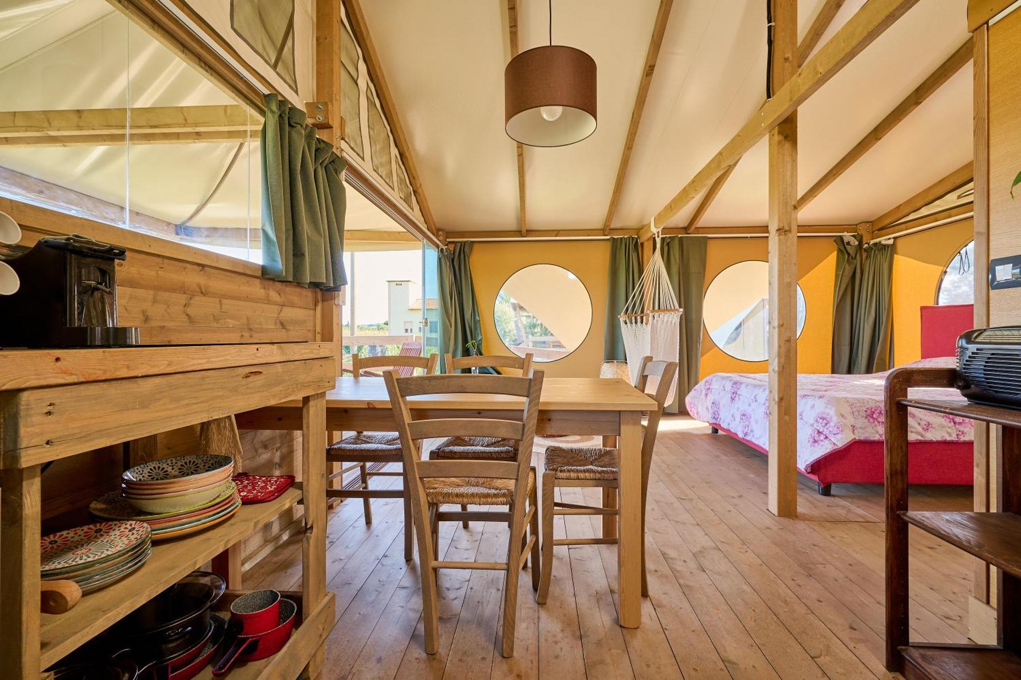Suite Glamping Vicino Al Mare Piombino Ngoại thất bức ảnh